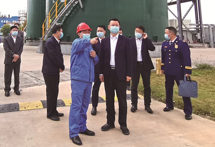 庄悦群副书记一行莅临乐动网页版树脂公司检查(3)_看图王_副本.jpg